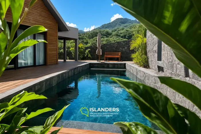 3 Chambres · 3 Salles de bain · 325 m² · Maison