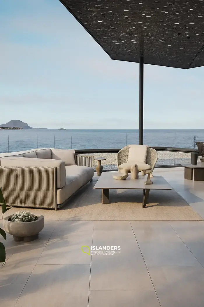 3 Chambres · 2 Salles de bain · 378 m² · Maison