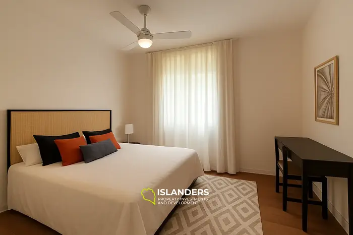 3 Chambres · 2 Salles de bain · 140 m² · Maison