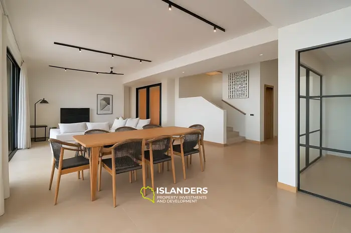 5 Bedrooms · 5 Bathrooms · 376 m² · House