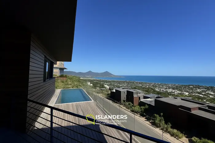 5 Chambres · 330 m² · Maison