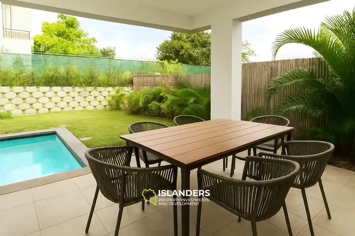 3 Chambres · 3 Salles de bain · 140 m² · Maison