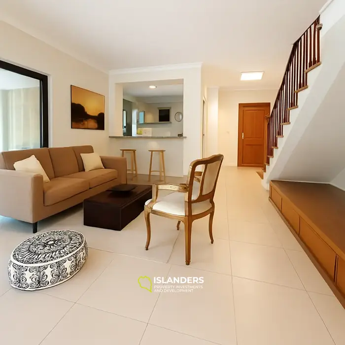 3 Chambres · 3 Salles de bain · 400 m² · Maison