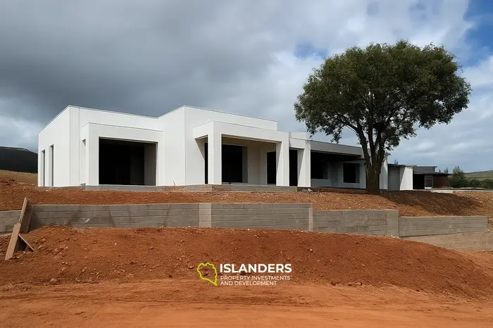 4 Chambres · 4 Salles de bain · 350 m² · Maison