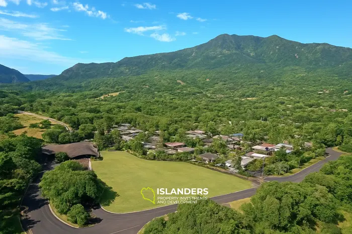 4 Chambres · 4 Salles de bain · 266 m² · Maison