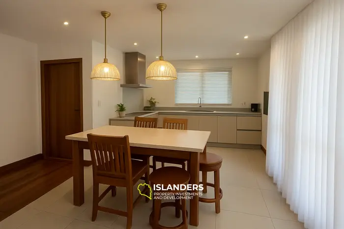 3 Chambres · 2 Salles de bain · 172 m² · Appartement