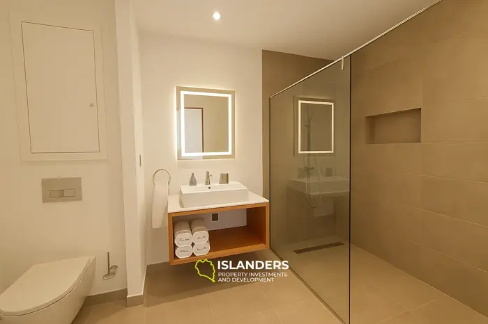 2 Schlafzimmer · 2 Badezimmer · 118 m² · Wohnung