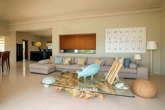 5 غرف نوم · 4 حمامات · 350 م² · منزل