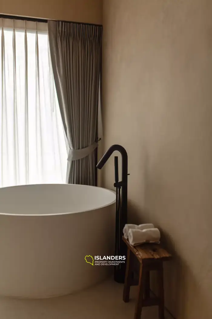 New 3 Bedroom Pool Villa With Sea View