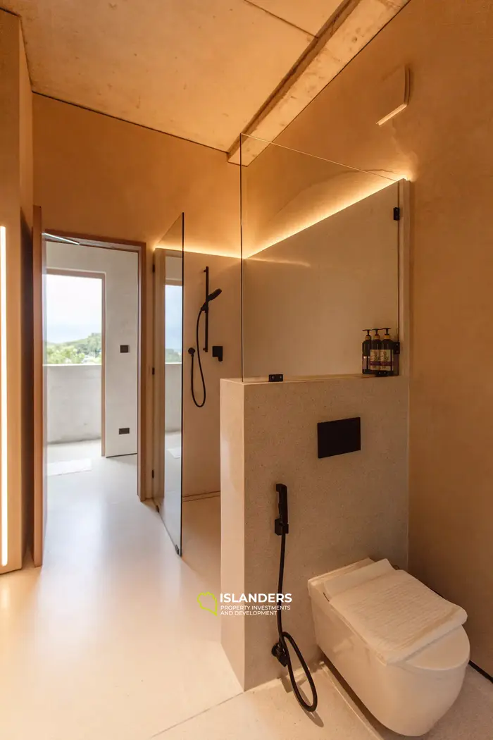 New 3 Bedroom Pool Villa With Sea View