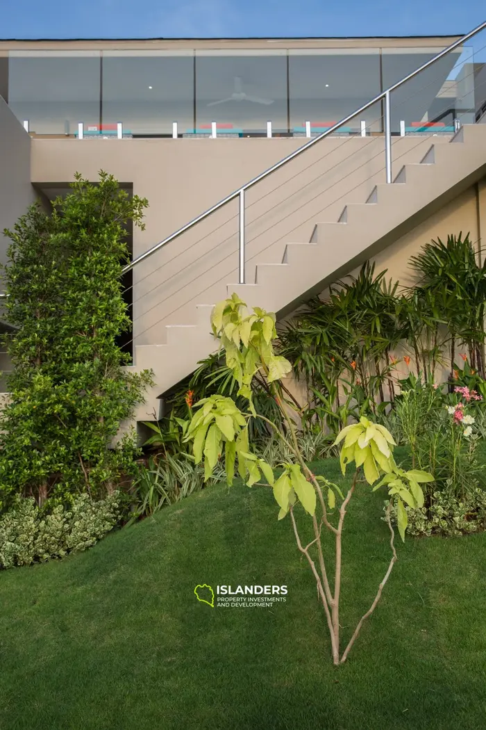 3-bdrm pool villa with sea view, large storage and laundry (Bophut)