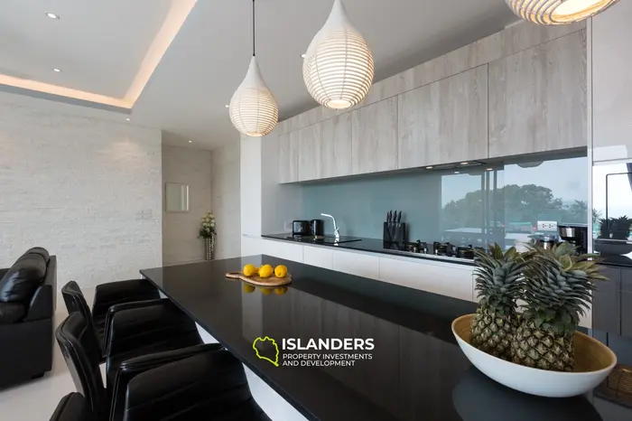 3-bdrm pool villa with sea view, large storage and laundry (Bophut)