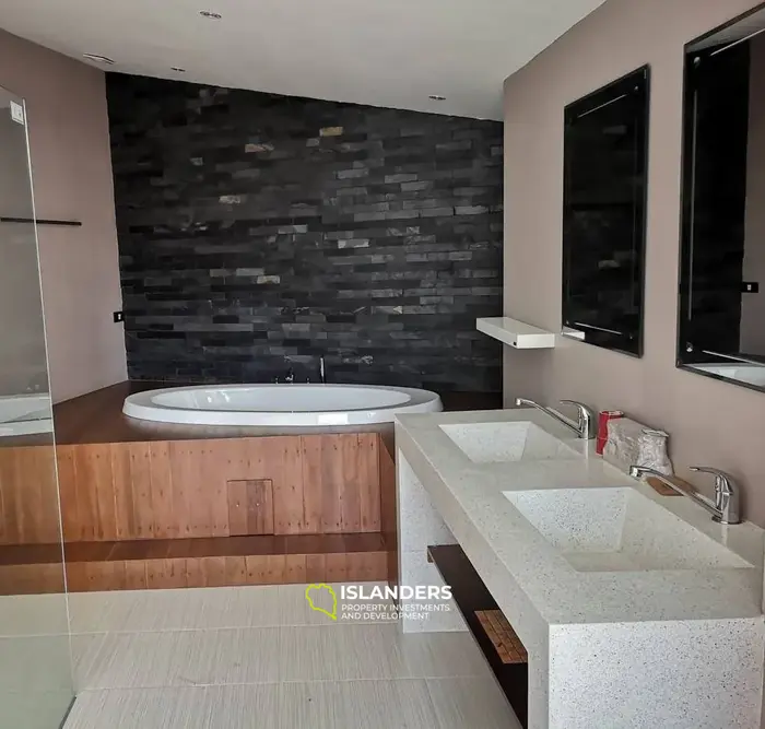 Panoramic 7-bdrm pool villa with fitness center on Angthong Hill (Bang Po)