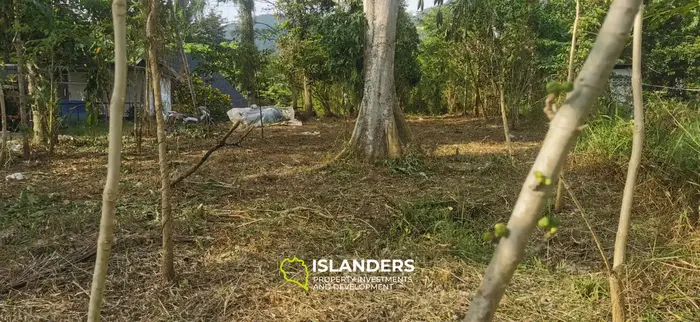 Beautiful flat 680 SqM plot next to a river