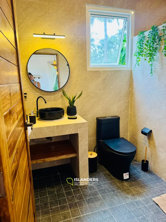 Exclusive Lease Opportunity for devolopment with potential sunset seaview