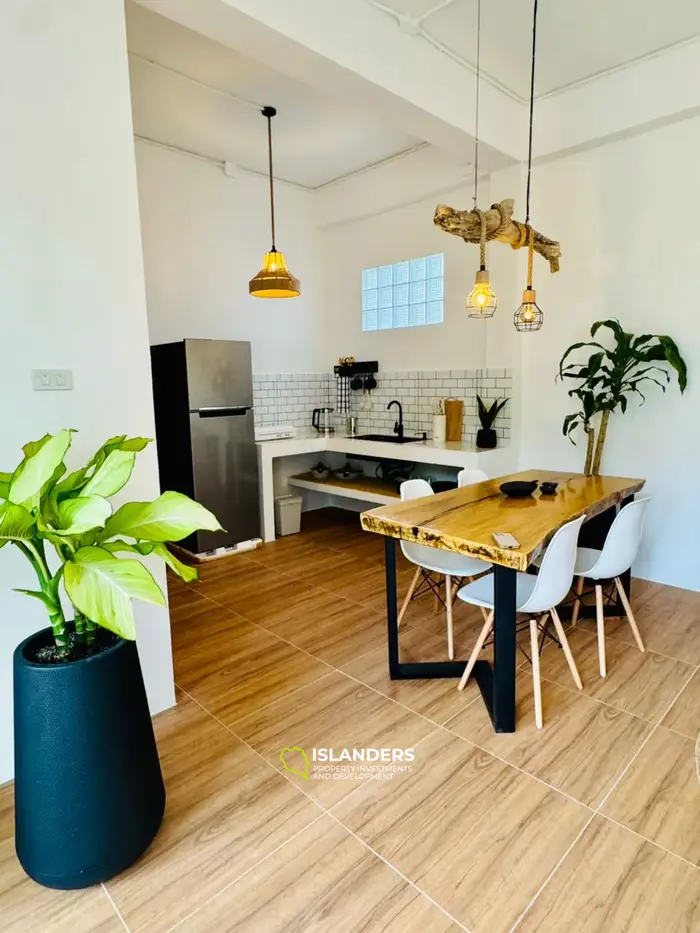 Exclusive Lease Opportunity for devolopment with potential sunset seaview