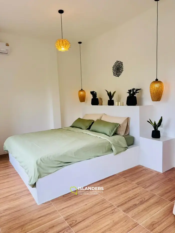 Exclusive Lease Opportunity for devolopment with potential sunset seaview