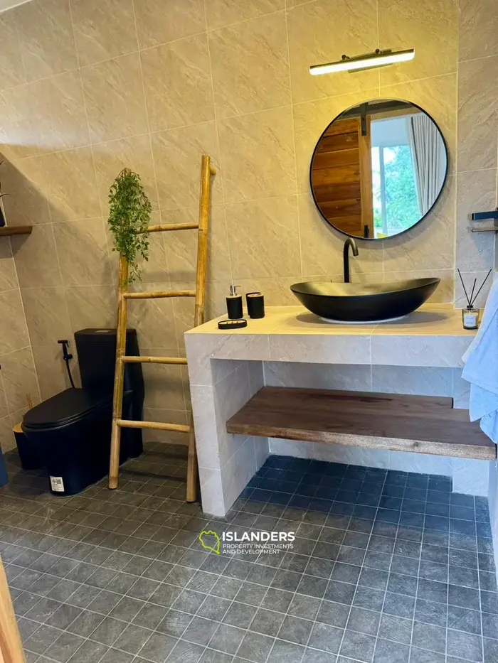 Exclusive Lease Opportunity for devolopment with potential sunset seaview