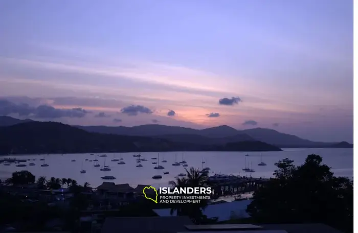 Modern 3-bdrm villa with pool, gym and elevator (Bangrak)