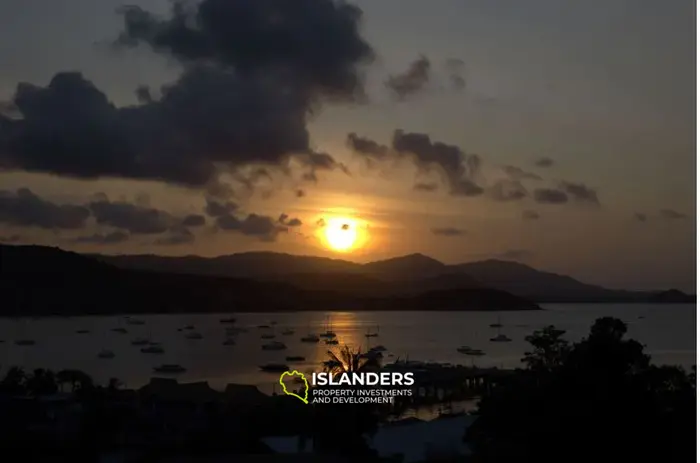 Modern 3-bdrm villa with pool, gym and elevator (Bangrak)