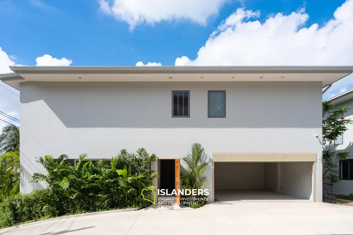 Modern 3-bdrm villa with pool, gym and elevator (Bangrak)