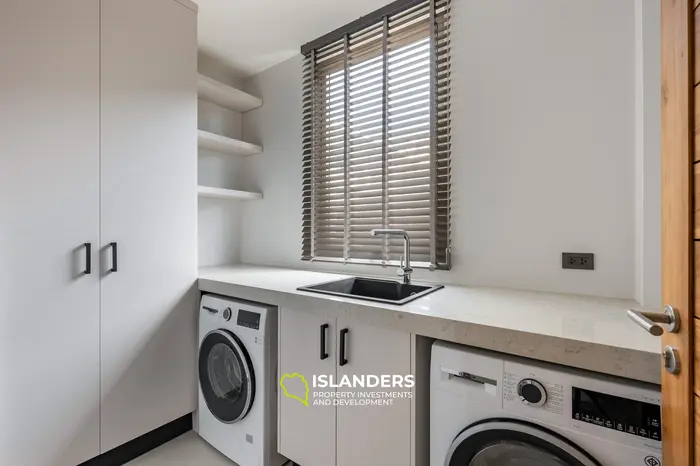 Modern 3-bdrm villa with pool, gym and elevator (Bangrak)