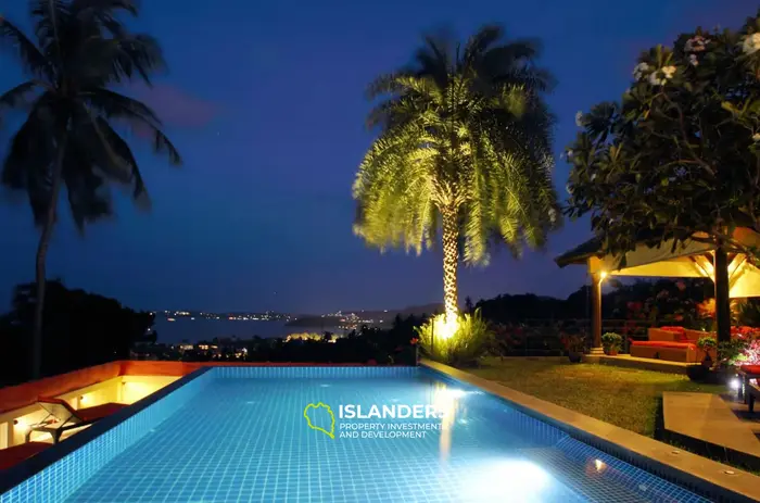Spacious 5-bdrm pool villa with magnificent bay views (Maenam)