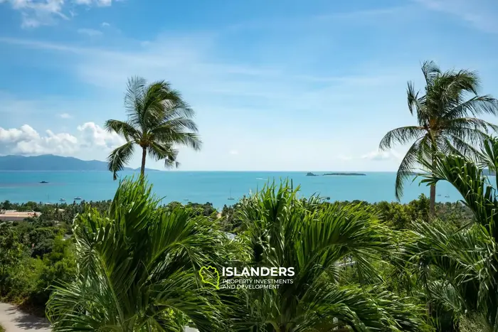 Spacious 5-bdrm pool villa with magnificent bay views (Maenam)