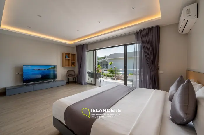 4-bdrm poll villa with sea view from the spacious third lfoor terrace (Ban Tai)