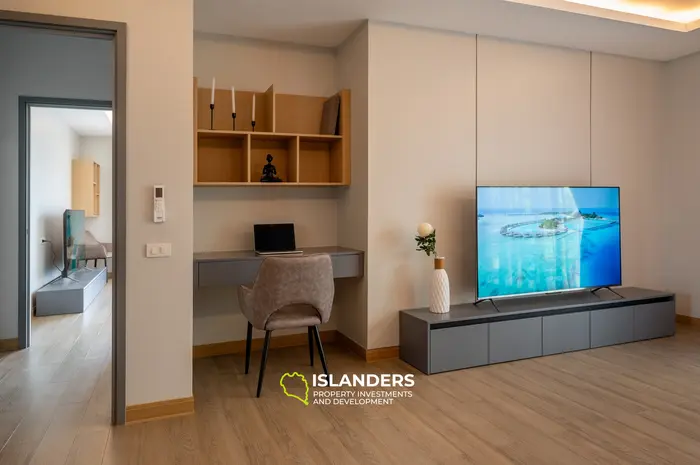 4-bdrm poll villa with sea view from the spacious third lfoor terrace (Ban Tai)