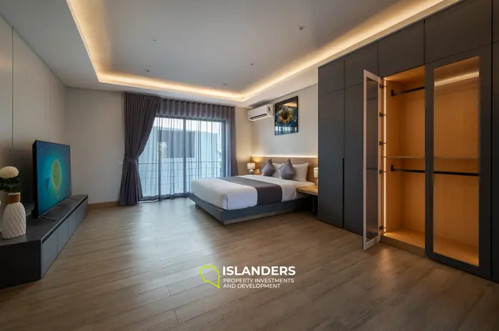 4-bdrm poll villa with sea view from the spacious third lfoor terrace (Ban Tai)