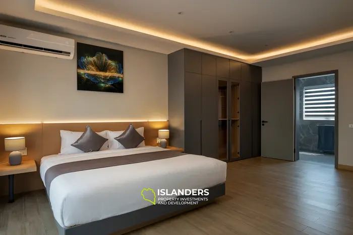 4-bdrm poll villa with sea view from the spacious third lfoor terrace (Ban Tai)