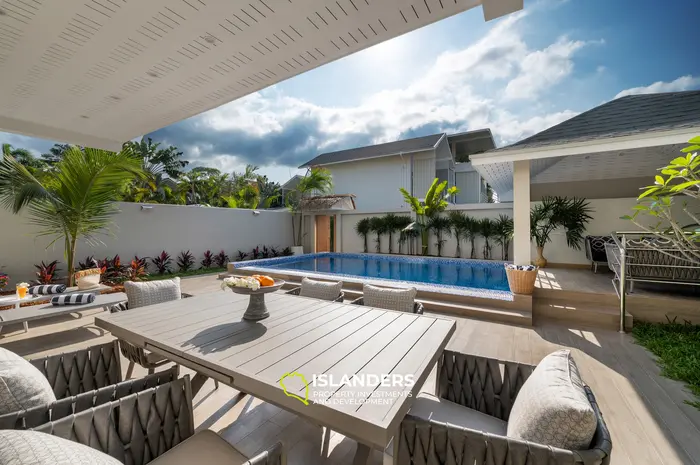 4-bdrm poll villa with sea view from the spacious third lfoor terrace (Ban Tai)