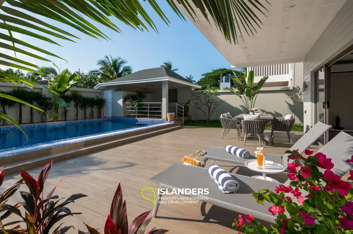 4-bdrm poll villa with sea view from the spacious third lfoor terrace (Ban Tai)