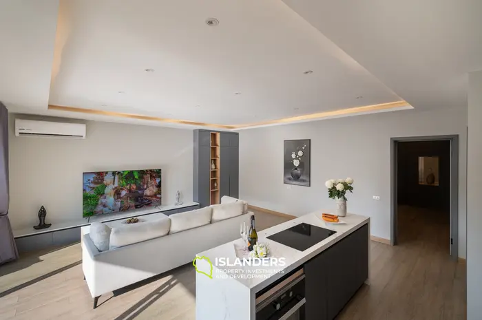 4-bdrm poll villa with sea view from the spacious third lfoor terrace (Ban Tai)