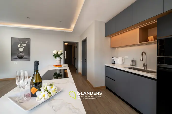 4-bdrm poll villa with sea view from the spacious third lfoor terrace (Ban Tai)