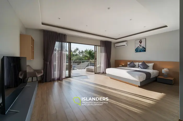 4-bdrm poll villa with sea view from the spacious third lfoor terrace (Ban Tai)