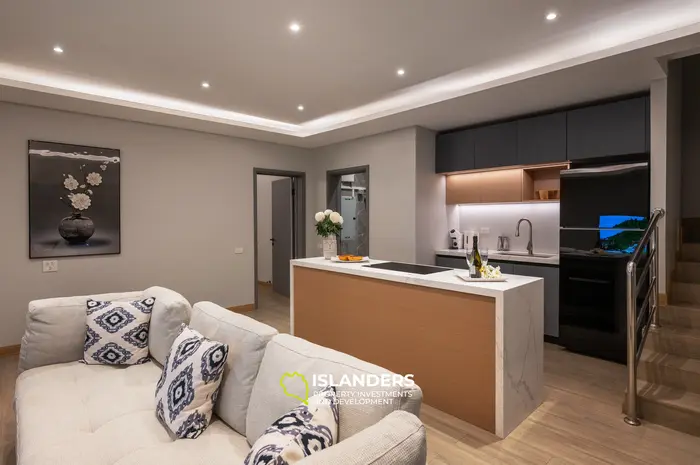 4-bdrm poll villa with sea view from the spacious third lfoor terrace (Ban Tai)