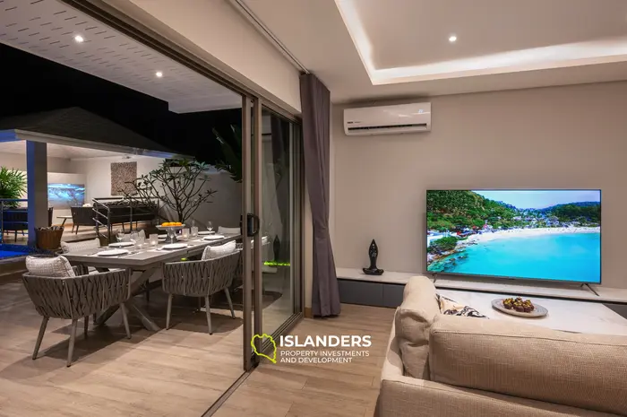 4-bdrm poll villa with sea view from the spacious third lfoor terrace (Ban Tai)