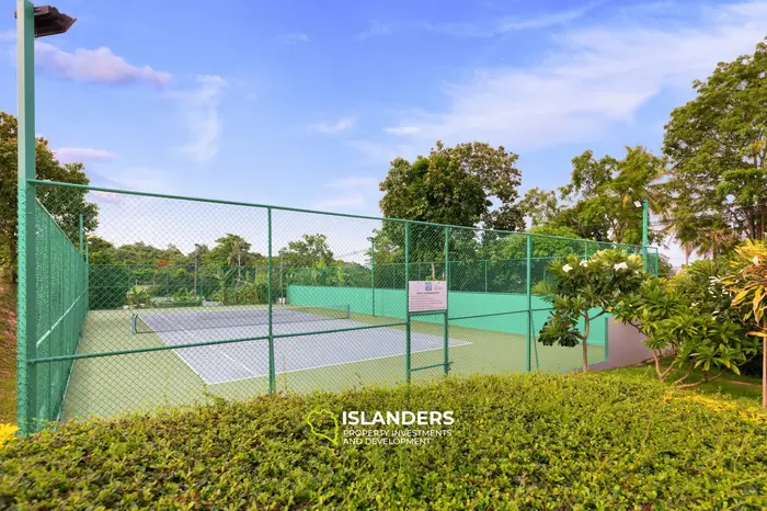 Panoramic 4-bdrm pool villa within walking distance to the beach (Choеng Mon)