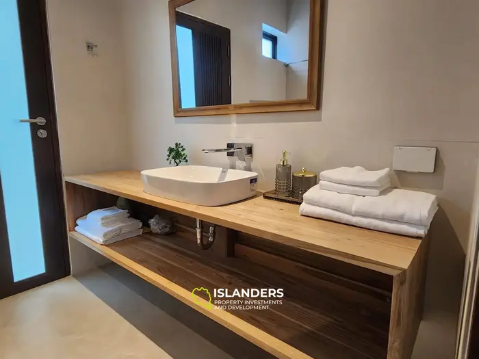 3-bdrm tropical pool villa (Maenam)