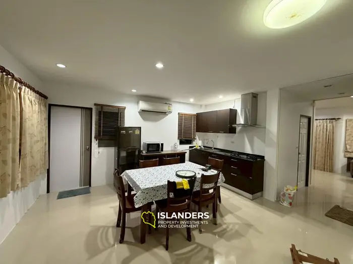 Two-story 3-bdrm villa surrounded by coconut gardens (Taling Ngam)