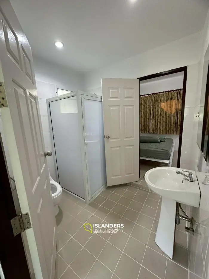 Two-story 3-bdrm villa surrounded by coconut gardens (Taling Ngam)