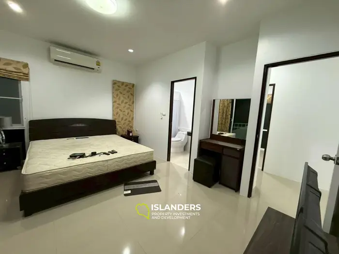 Two-story 3-bdrm villa surrounded by coconut gardens (Taling Ngam)