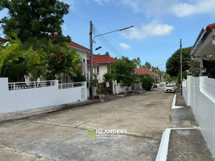 Two-story 3-bdrm villa surrounded by coconut gardens (Taling Ngam)