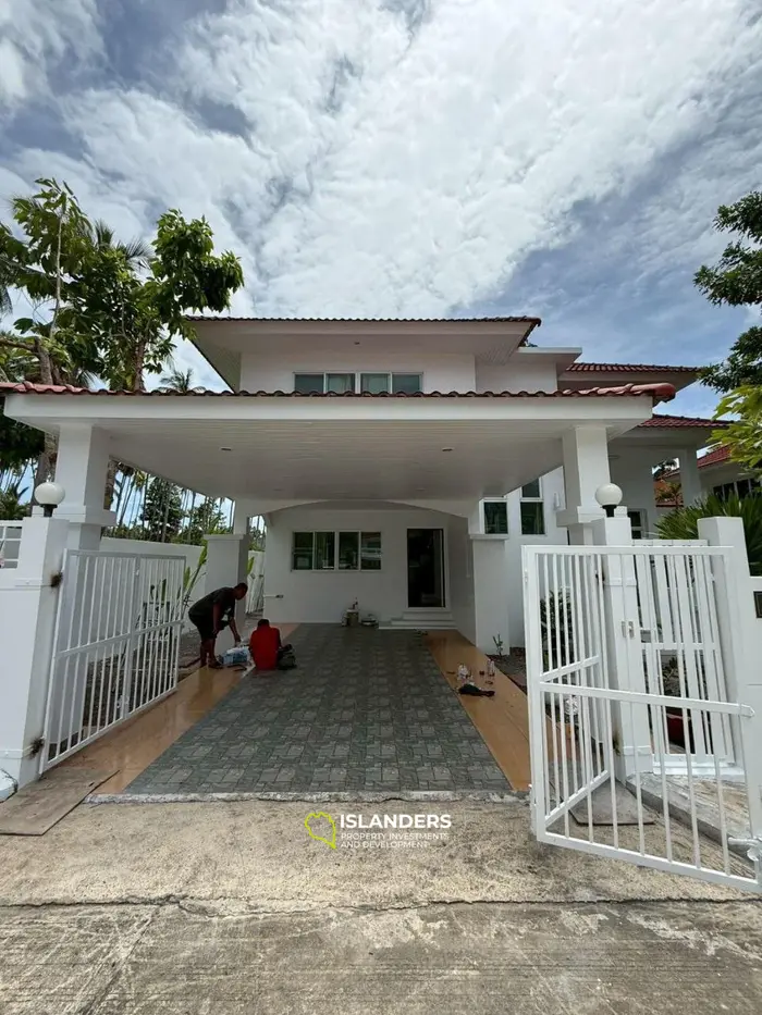 Two-story 3-bdrm villa surrounded by coconut gardens (Taling Ngam)