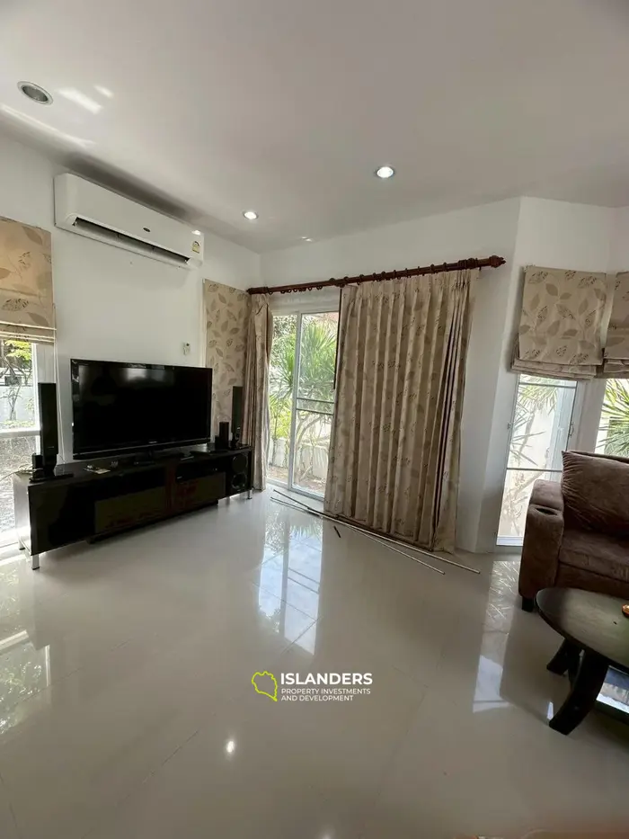Two-story 3-bdrm villa surrounded by coconut gardens (Taling Ngam)