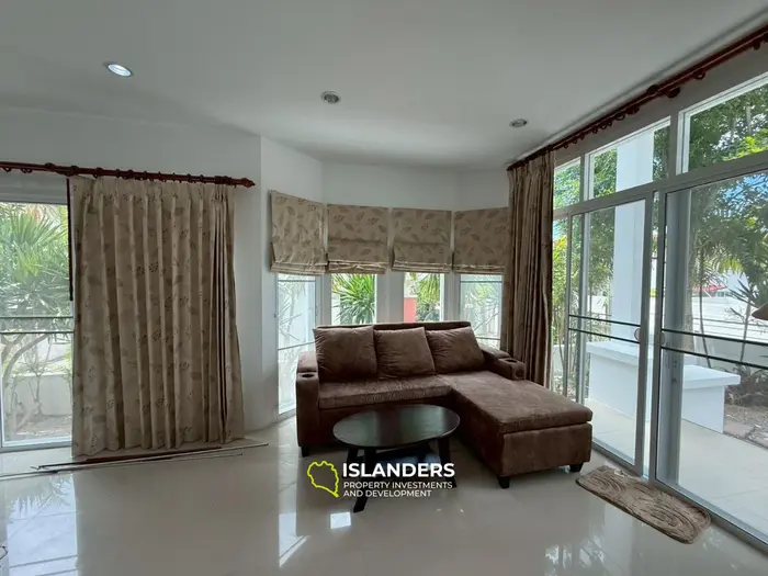 Two-story 3-bdrm villa surrounded by coconut gardens (Taling Ngam)