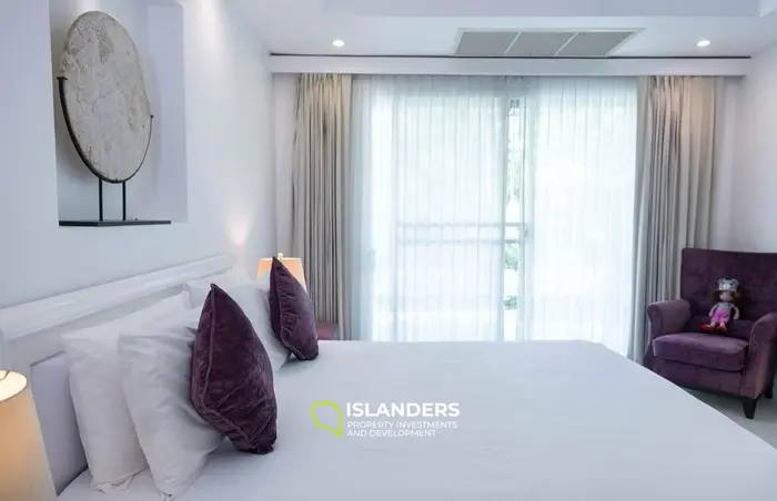 Seaside pool villa with 4 bdrm and an office in a quiet area (Lamai)