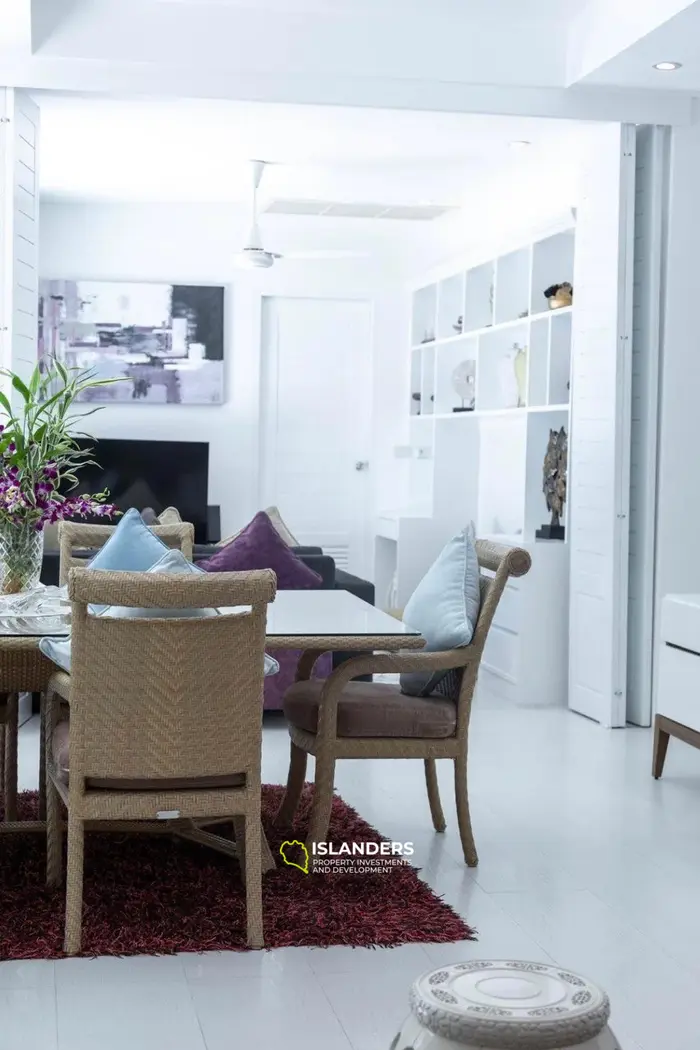 Seaside pool villa with 4 bdrm and an office in a quiet area (Lamai)